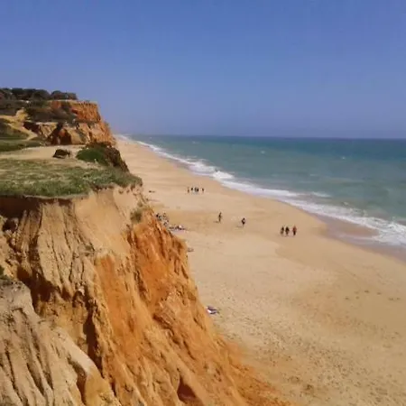 Da Falesia アパート